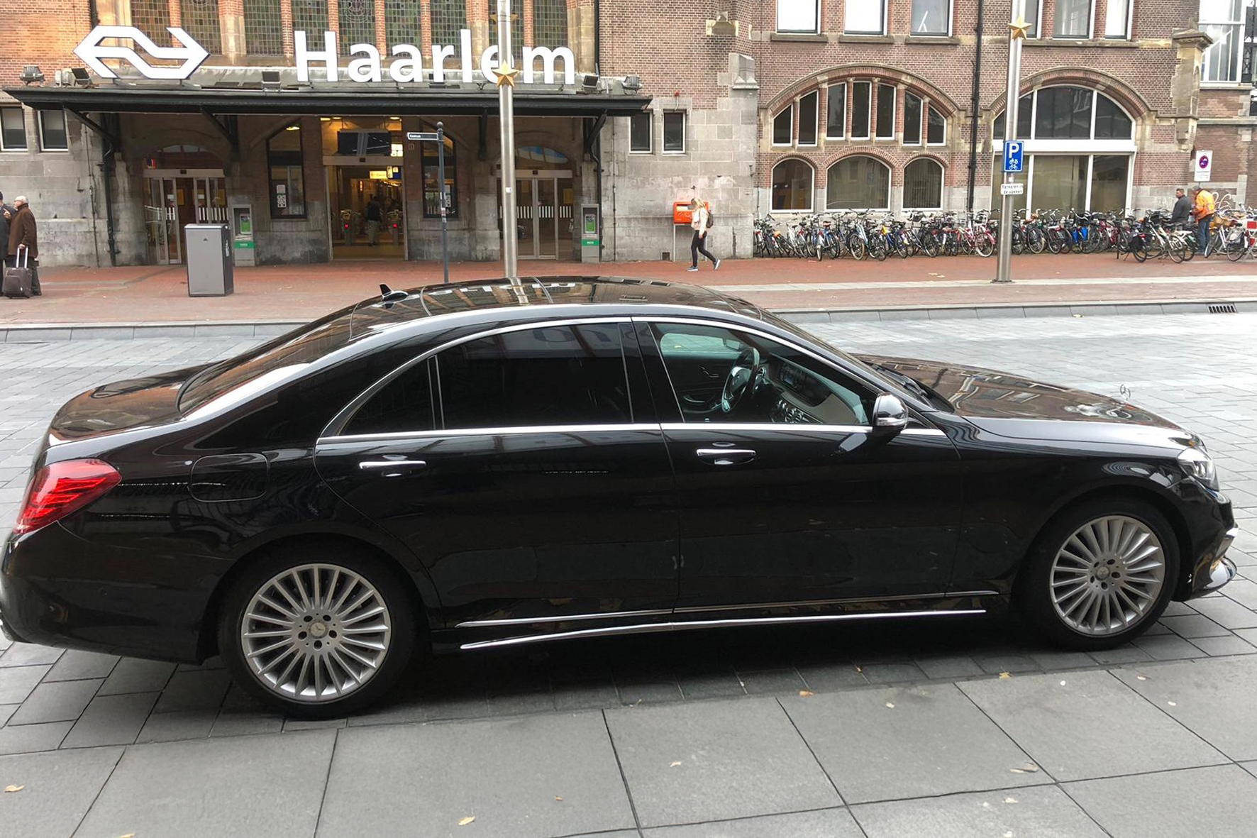Taxi Kennemerland - Mercedes Benz E-klasse - Station Haarlem