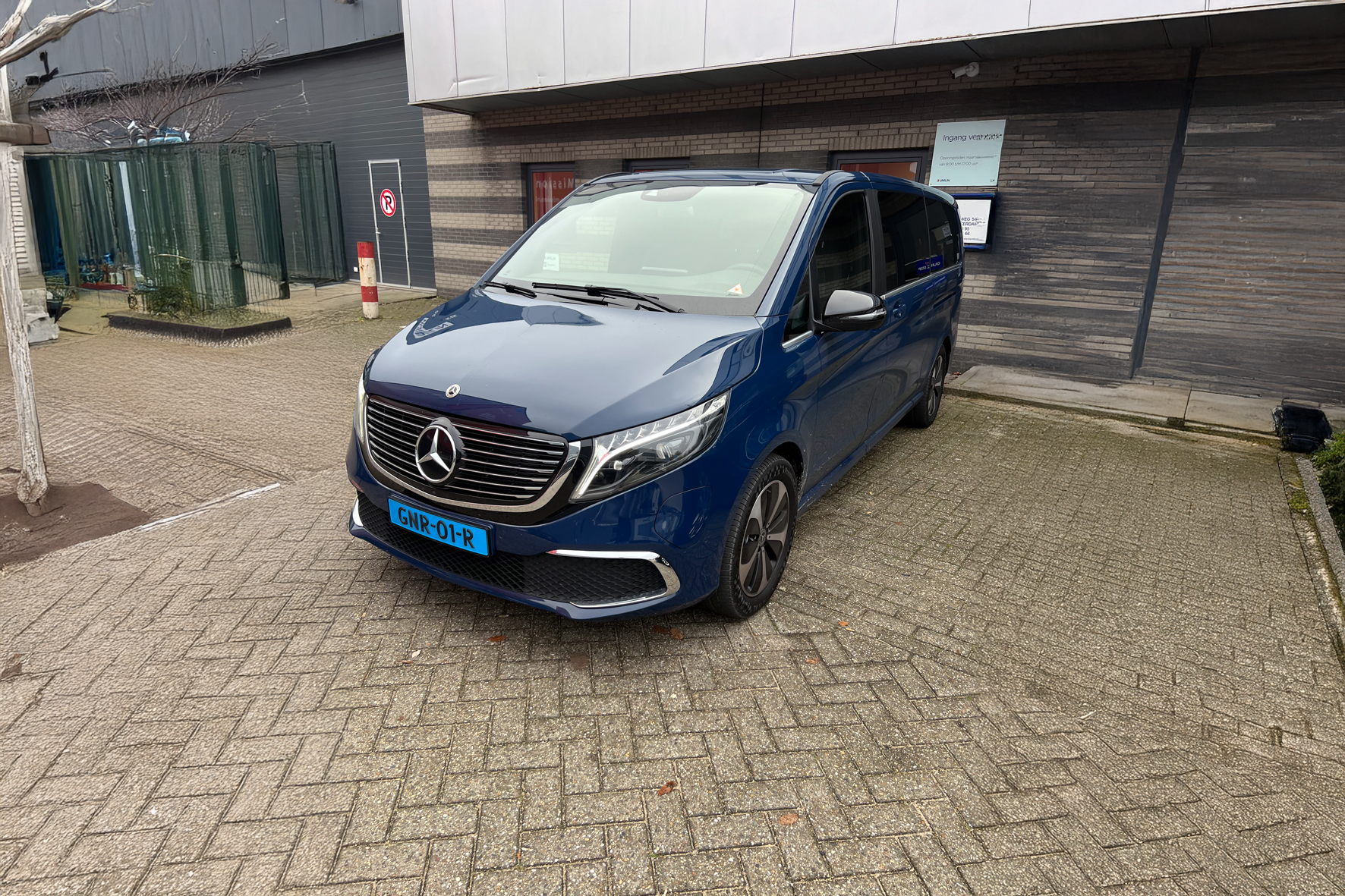 Taxi Kennemerland - Mercedes Benz - EQV