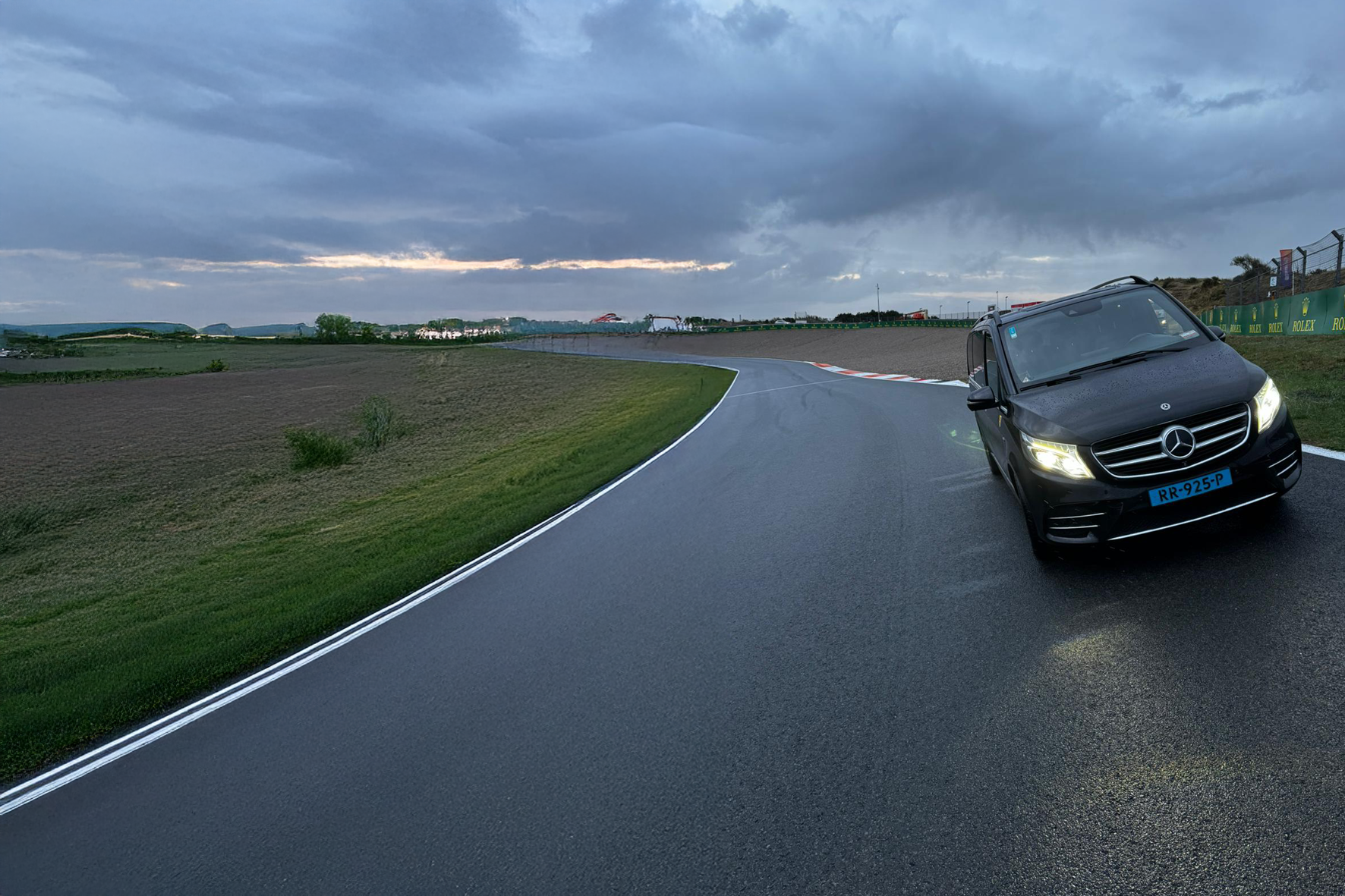 Taxi Kennemerland - Mercedes Benz V-Klasse Zandvoort Circuit